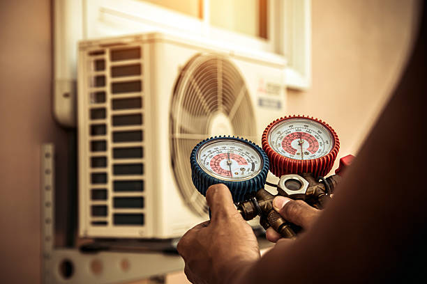Professional Ac Installation technician working in Yettem, CA
